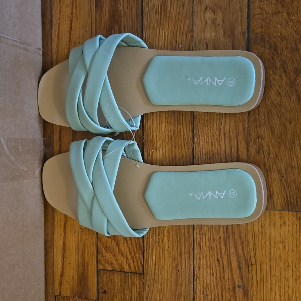 Anna Sandals in Size 9